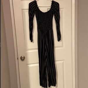 NWOT Hollister off-shoulder romper size s